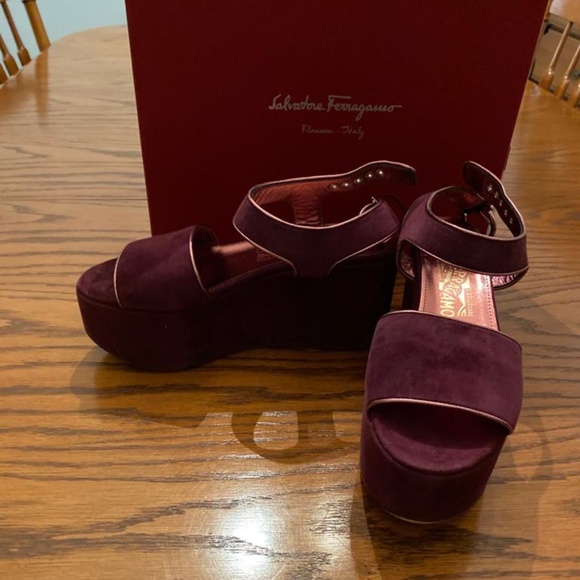 Salvatore Ferragamo Lucrezia Suede Sandals - Picture 4 of 6